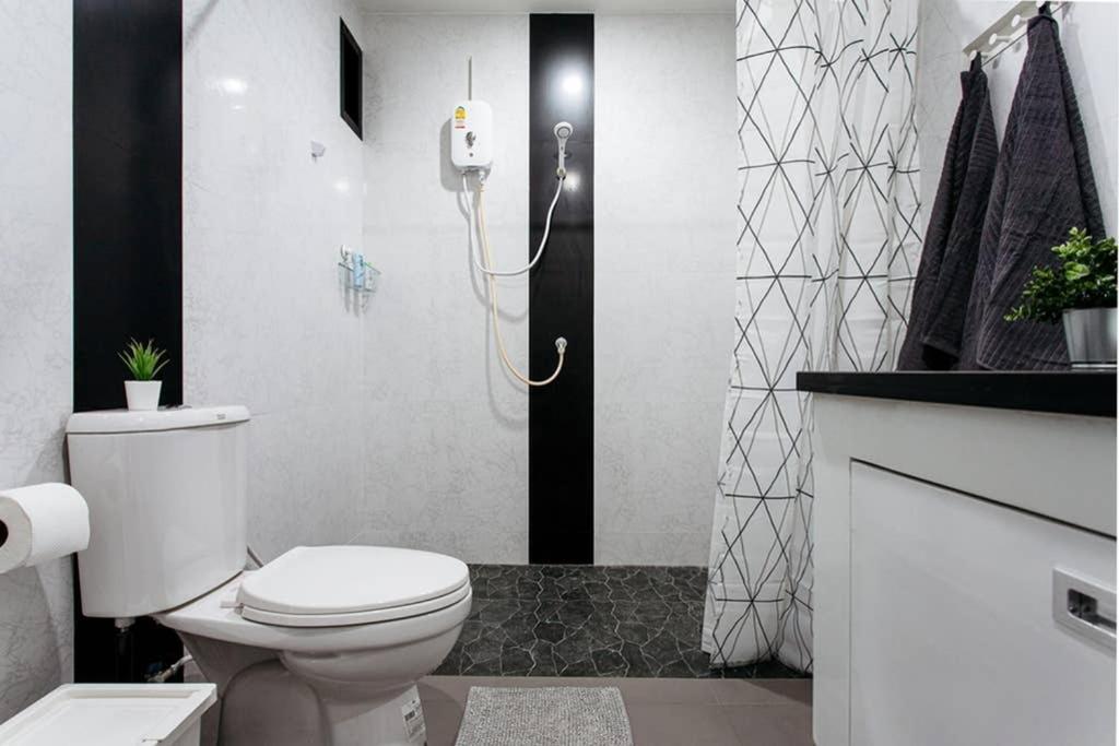 P4 Silom Large 2Beds Full Kitchen Wifi 4-6Pax Apartment กรุงเทพมหานคร ภายนอก รูปภาพ